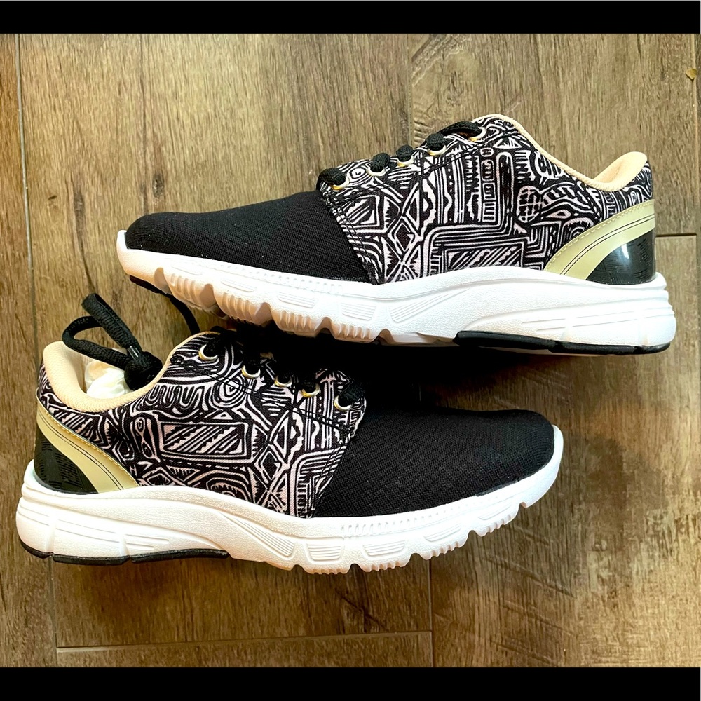 Inkkas “Tekkies” Flexaire Sneaker NWT